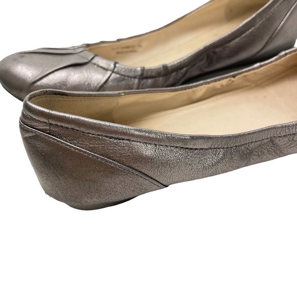 COLE HAAN Pewter Pleated Ballet Flats Slip On Loafers Genuine Leather Metallic 7 - Picture 13 of 16